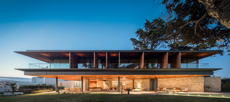 Casa Tejo / Bernardes Arquitetura - Casas