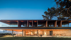 Tejo House / Bernardes Arquitetura