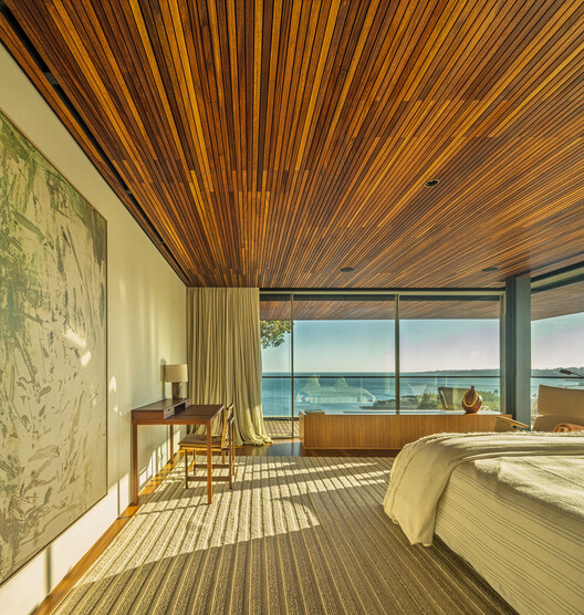 Casa Tejo / Bernardes Arquitetura - Fotografia de Interiores, Dormitório, Madeira, Cama