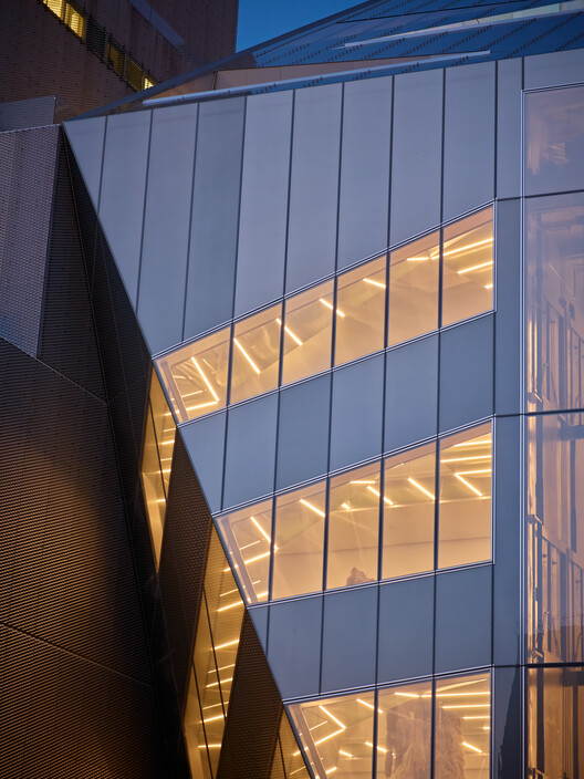New Museum of Contemporary Art / OMA - Image 13 of 17