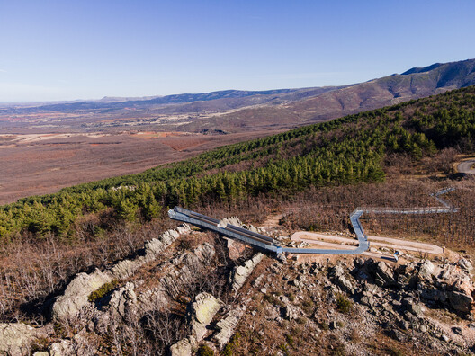 Architectures of the Gaze: 25 Viewpoints for Experiencing the Landscape - Image 37 of 41