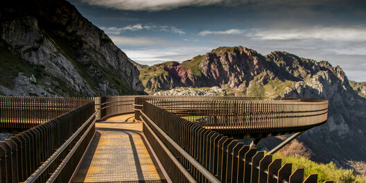 Architectures of the Gaze: 25 Viewpoints for Experiencing the Landscape - Image 2 of 41