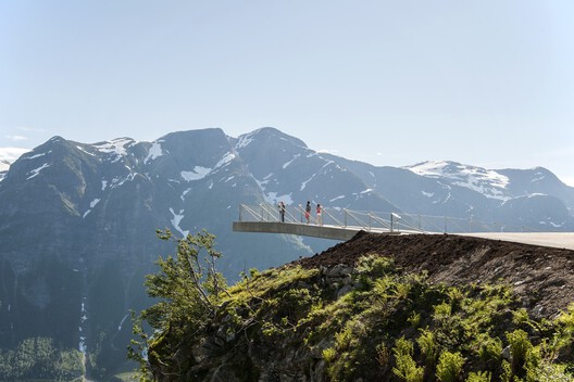 Architectures of the Gaze: 25 Viewpoints for Experiencing the Landscape - Image 4 of 41