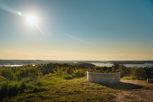 Architectures of the Gaze: 25 Viewpoints for Experiencing the Landscape - Image 21 of 41