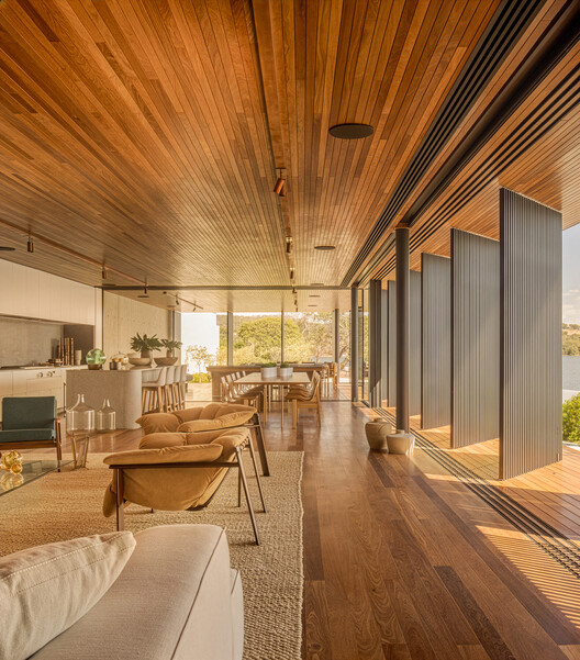 Casa da Represa / Bernardes Arquitetura - Fotografia de Interiores, Madeira, Cadeira