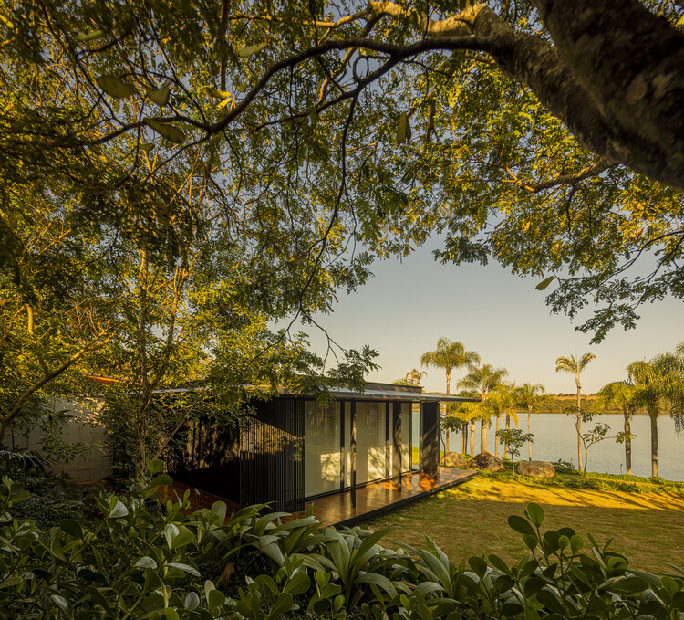 Casa da Represa / Bernardes Arquitetura - Casas