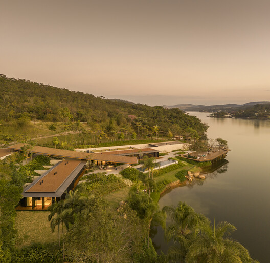 Casa da Represa / Bernardes Arquitetura - Imagem 6 de 19