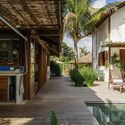 Casa de Praia que Respira com a Brisa do Mar / Célia Orlandi Arquitetura & Design - Casas