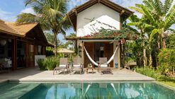 Casa de playa que respira con la brisa del mar / Célia Orlandi Arquitetura & Design