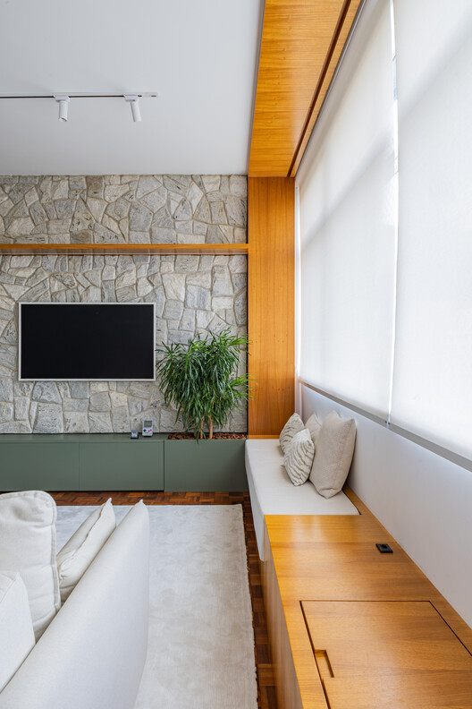 Parquet Apartment / Nó Arquitetura Parquet Apartment / Nó Arquitetura - Interior Photography, Wood, Sofa, Lighting, Glass
