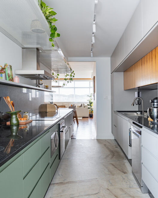Parquet Apartment / Nó Arquitetura Parquet Apartment / Nó Arquitetura - Interior Photography, Kitchen, Countertop, Wood, Sink