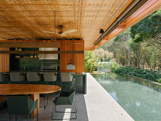 Country House in the Interior of São Paulo / DB Arquitetos - Interior Photography, Wood