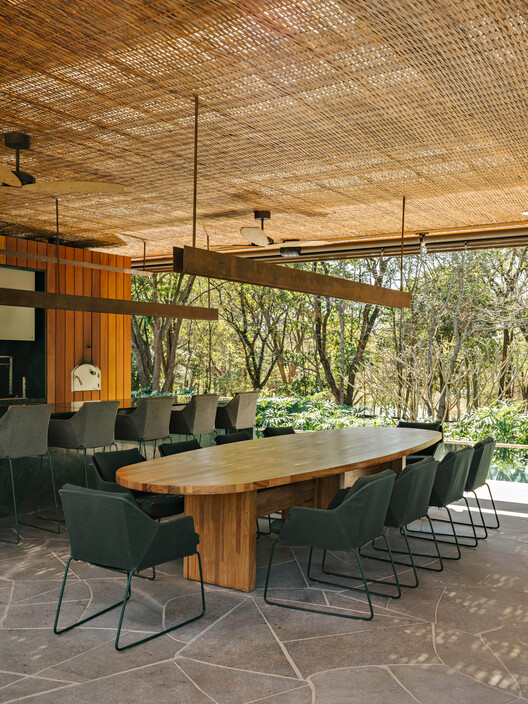 Country House in the Interior of São Paulo / DB Arquitetos - Interior Photography, Dining room, Wood, Table, Chair