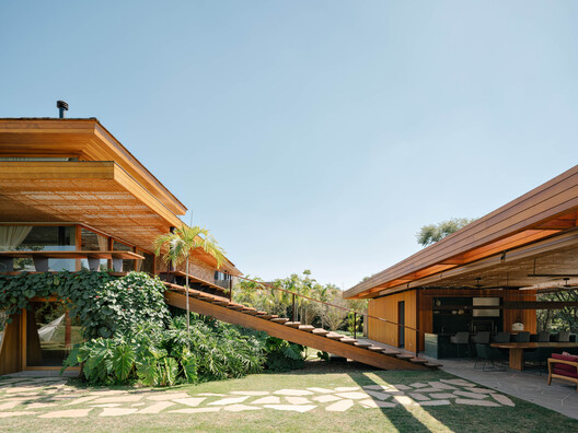 Country House in the Interior of São Paulo / DB Arquitetos - Exterior Photography, Wood, Beam