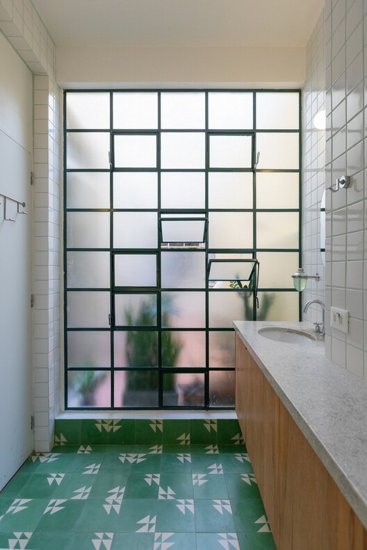 Tupy Apartment / Estúdio Artigas - Interior Photography, Bathroom, Glass
