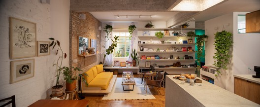 Tupy Apartment / Estúdio Artigas - Interior Photography, Living Room, Wood, Table, Shelving, Lighting, Chair, Sofa