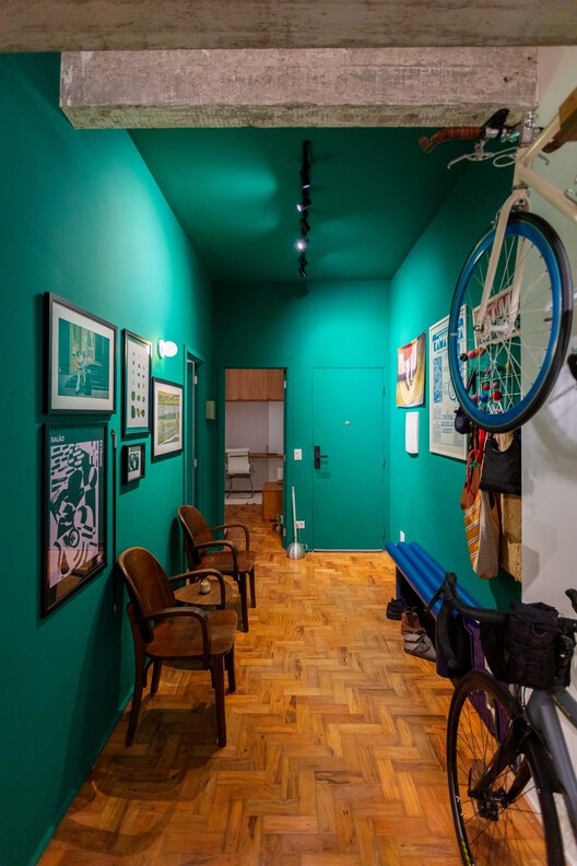 Tupy Apartment / Estúdio Artigas - Interior Photography, Lighting, Chair