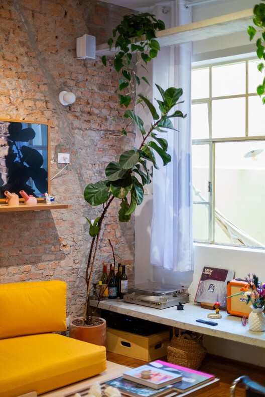Tupy Apartment / Estúdio Artigas - Interior Photography, Lighting, Chair