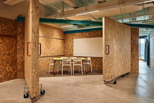 Today Design Workspace / studio edwards - Image 9 of 33