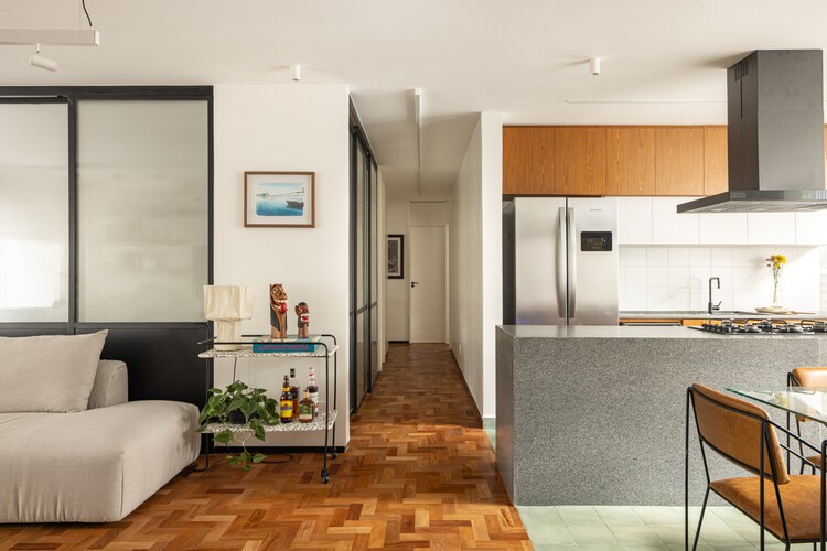 Apartamento Oriba / Lez Arquitetura - Fotografía de interiores, madera, mesa, sillas