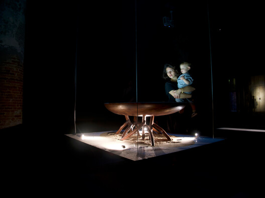 Choreographing Lagos: Dele Adeyemo on Dance, Cosmology, and Spatial Practices - Image 18 of 22