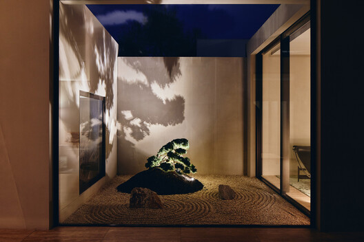 Concrete Curtain House  / FGR Architects - Image 32 of 34