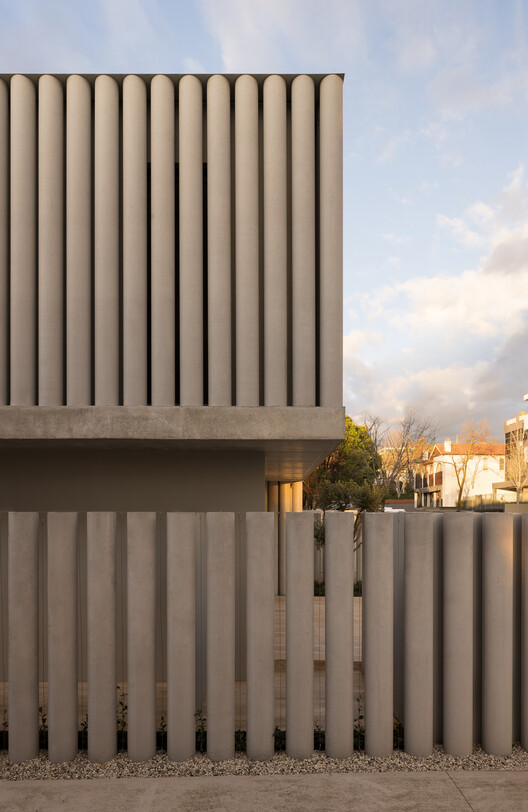 Concrete Curtain House  / FGR Architects - Image 7 of 34