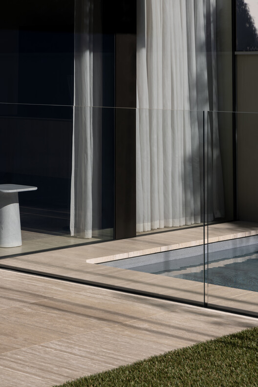 Concrete Curtain House  / FGR Architects - Image 28 of 34