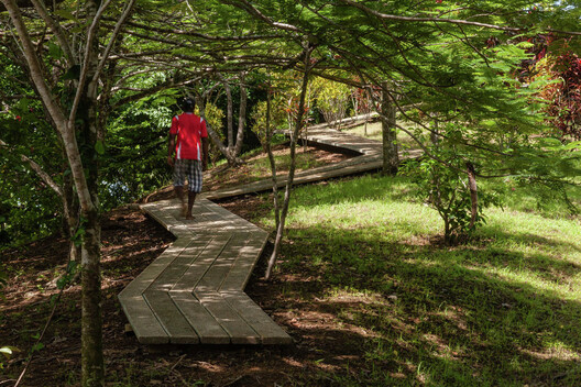 Negotiating Boundaries: Climate and the Building Envelope in Central American Architecture - Image 4 of 11