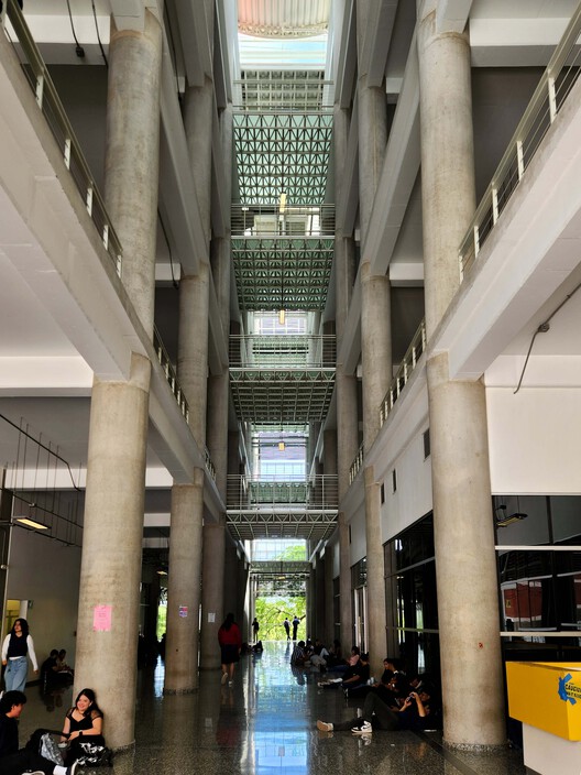 Negotiating Boundaries: Climate and the Building Envelope in Central American Architecture - Image 10 of 11