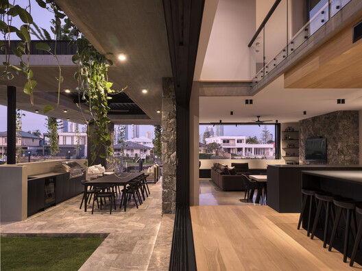 Vespa House / Habitat Studio Architects - Interior Photography, Dining room, Chair, Concrete, Courtyard