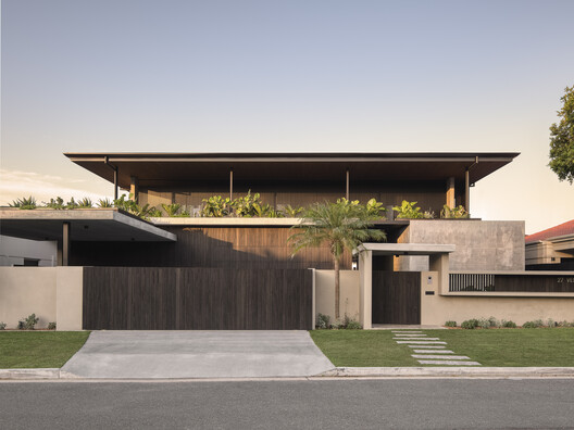 Vespa House / Habitat Studio Architects