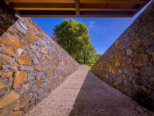 Cave Terramilia / MOS Arquitetos - Imagem 13 de 18