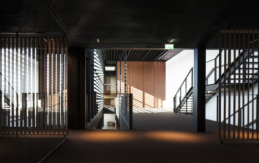 Logistics Landscapes: The Architecture of the 24-Hour Supply Chain - Image 10 of 14