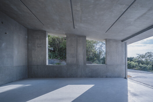 Overlap no Ma House / IGArchitects - Interior Photography, Concrete