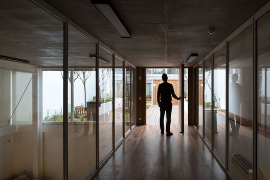 Oficinas Mandarina / Clusellas Ades - Interior Photography, Wood, Glass, Balcony