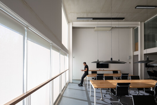 Oficinas Mandarina / Clusellas Ades - Interior Photography, Kitchen, Lighting, Table, Chair, Glass