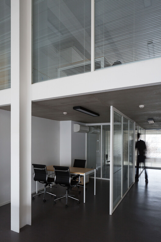 Oficinas Mandarina / Clusellas Ades - Interior Photography, Kitchen, Glass