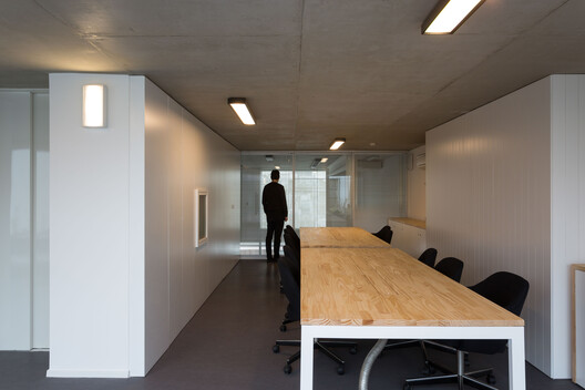 Oficinas Mandarina / Clusellas Ades - Interior Photography, Kitchen, Lighting, Chair