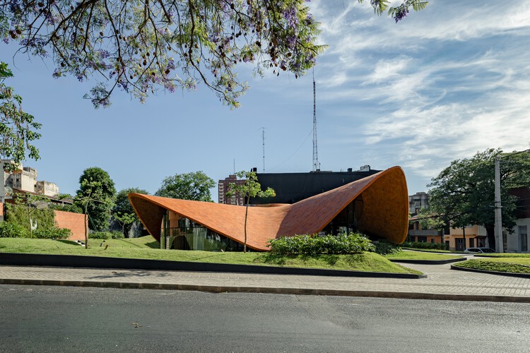 Amoeba Trial Branch/BAUEN - Imagen 1 de 24