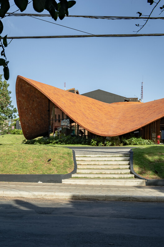 Sucursal Ensayo Ameba / BAUEN - Fotografía exterior