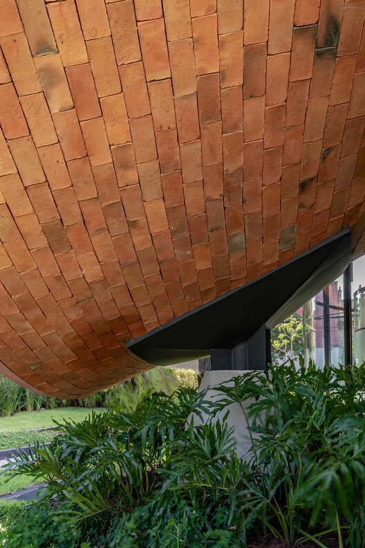 Sucursal Ensayo Ameba / BAUEN - Imagen 10 de 24