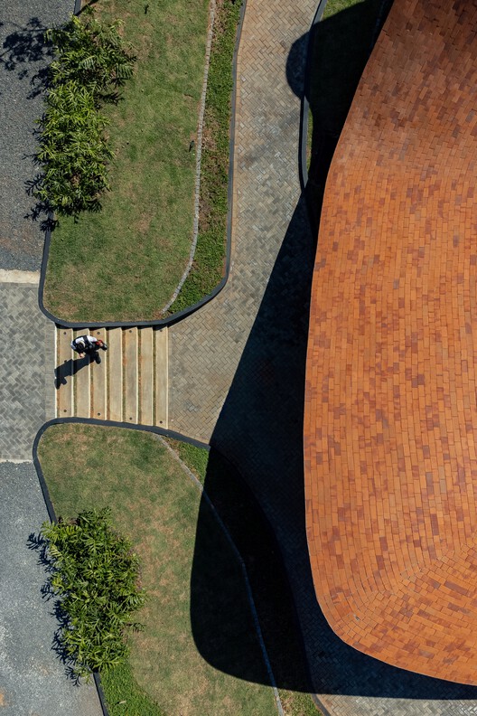 Sucursal Ensayo Ameba / BAUEN - Fotografía exterior