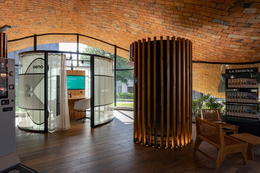 Sucursal Ensayo Ameba / BAUEN - Fotografía interior, Madera, Vidrio