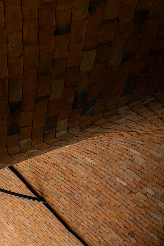 Sucursal Ensayo Ameba / BAUEN - Imagen 15 de 24