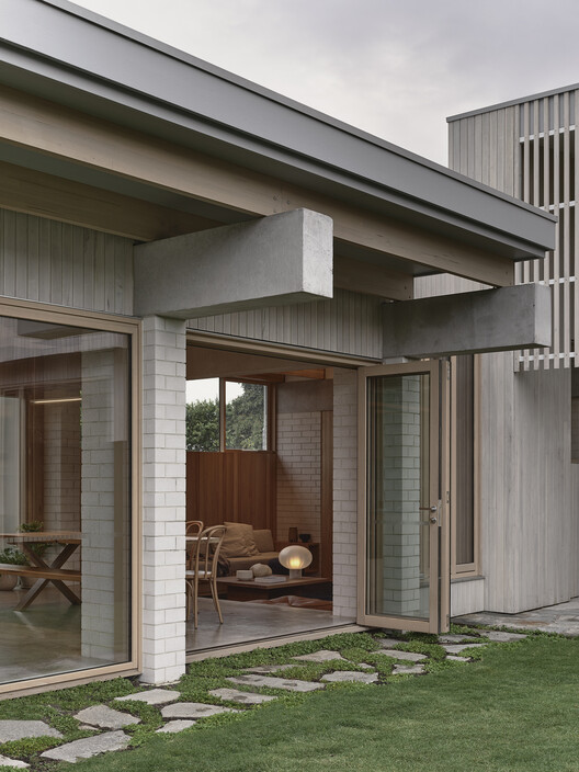 Home Pavilion / MRTN Architects - Image 7 of 37