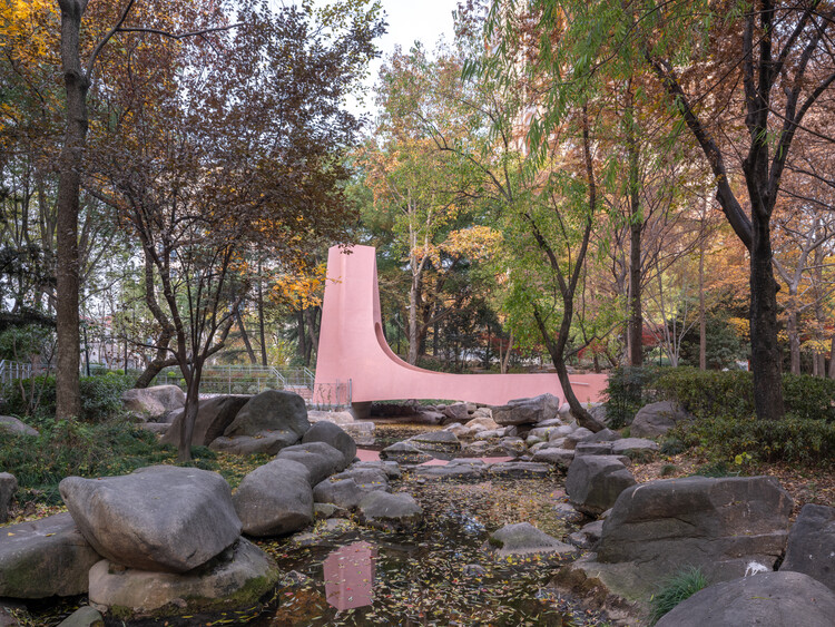 Bridge of Happiness / HCCH Studio - Image 2 of 30