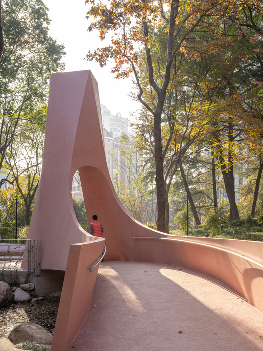 Bridge of Happiness / HCCH Studio - Image 14 of 30