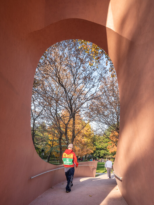 Bridge of Happiness / HCCH Studio - Interior Photography