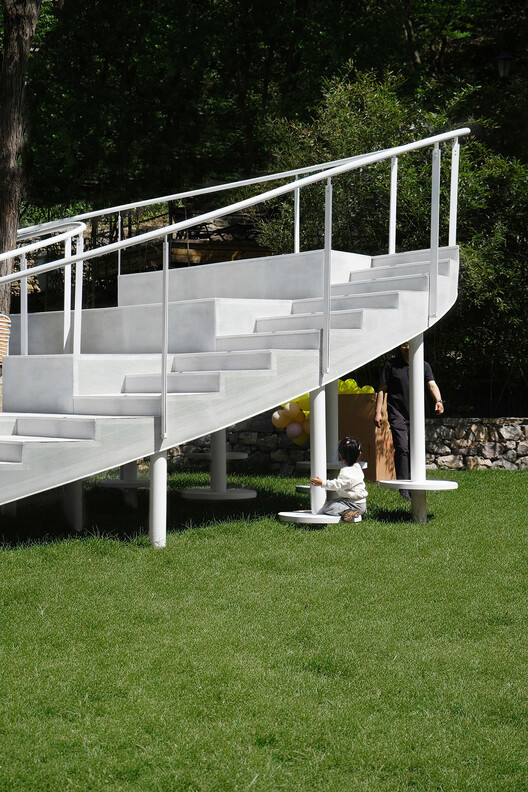 Circle Pit / Studio Clash Circle Pit / Studio Clash - Exterior Photography, Stairs, Handrail